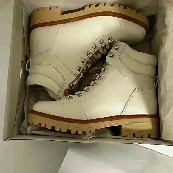 MARC FISHER-MALLIE LACE-UP ROUND TOE ANKLE BOOTS - Picture 8 of 10